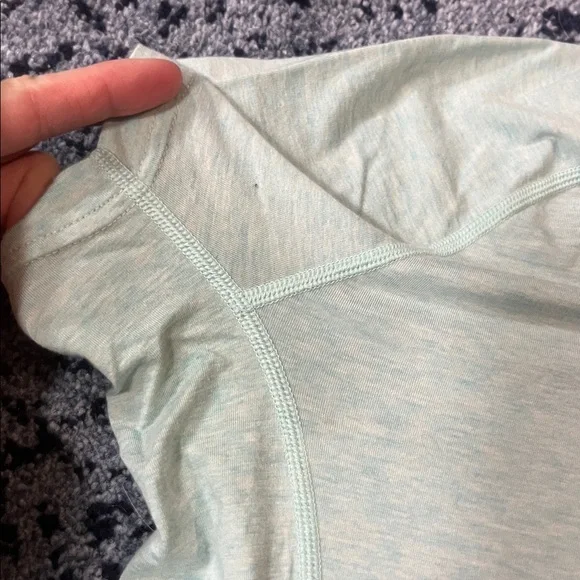 SET OF TWO! ON Cloud Running Women's Light Green and Coral Tees size small - Picture 7 of 10